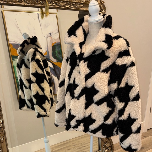Blank NYC Jackets & Blazers - Blank NYC Black and Cream Houndstooth Teddy Jacket